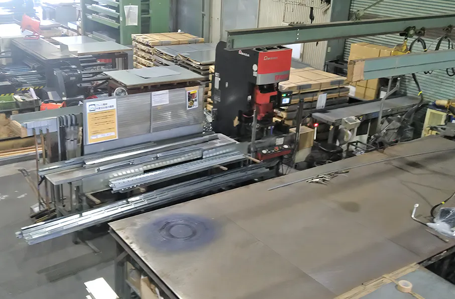 メタルシステム株式会社 工場風景