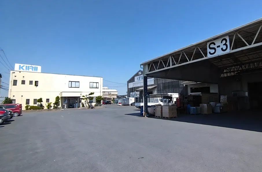 メタルシステム株式会社 作業風景